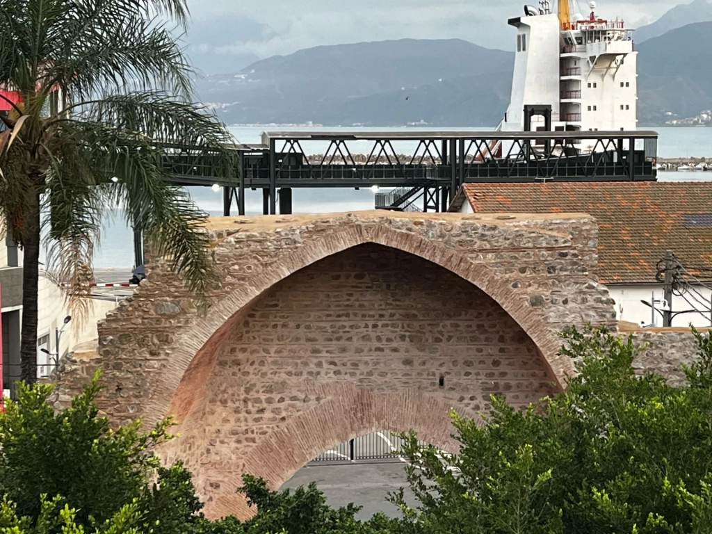 L'arc-boutant de la porte sarazine, patrimoine culturel et architectural pour le blog sur l'Algerie